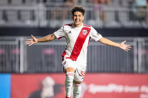 بمشاركة أبو قورة.. لاودن يونايتد يحقق إنجازا لأول مرة بتاريخه 